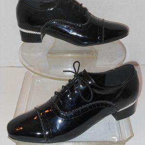 NUCOLLECTIONS BLACK PATENT LEATHER LACE-UP SHOES SIZE 12 MEDIUM